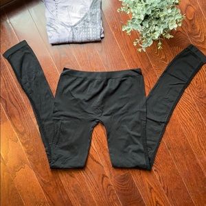 ‼️ 5/$25 Black Side-Netted Leggings